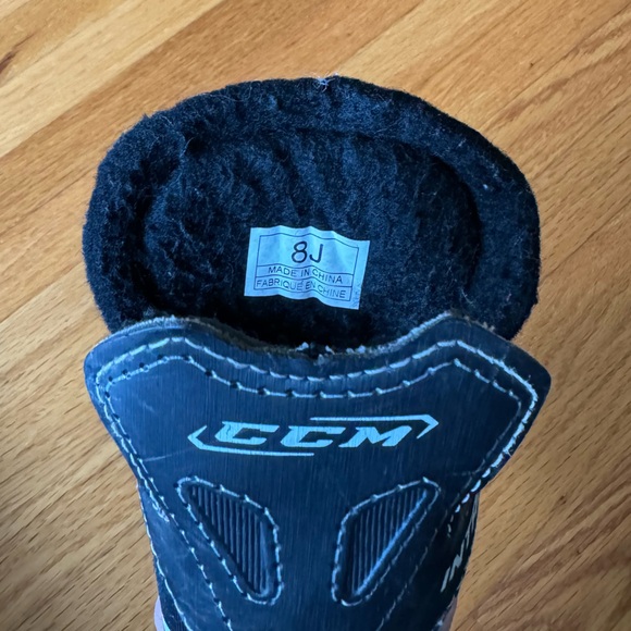 Skates CCM Intruder Size 8J - Picture 4 of 4